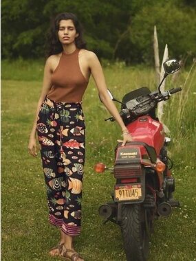 FARM Rio Black Tropical Fish Print Ankle Pants